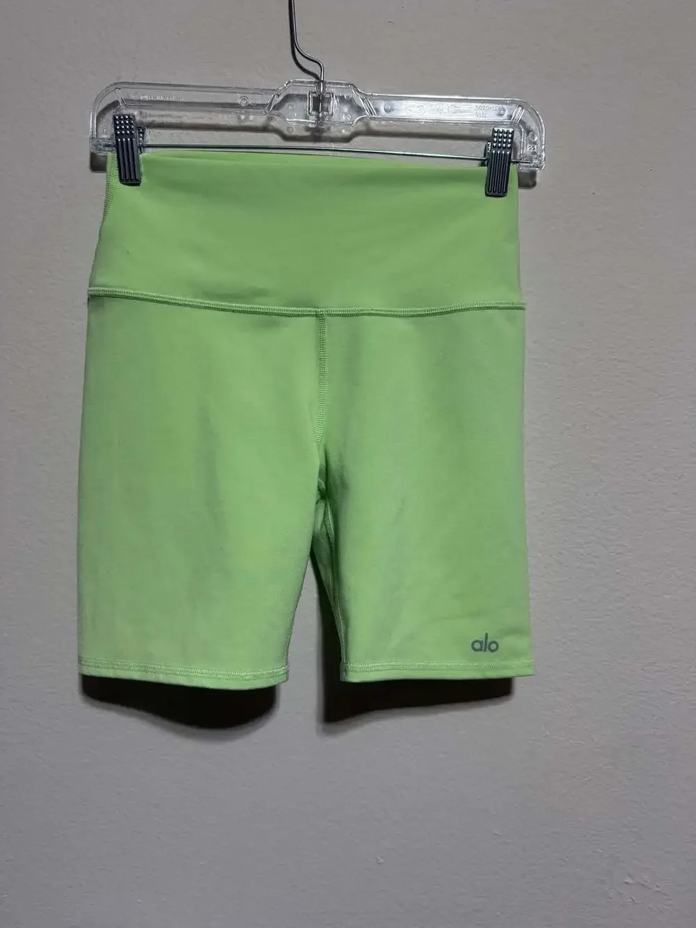 Alo Yoga Airbrush High-Waist Biker Shorts in Green Apple